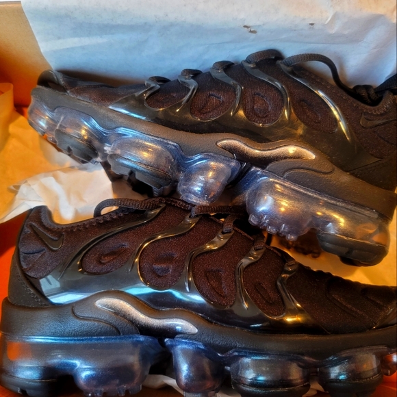 Nike Air Vapor Max plus - Picture 1 of 3